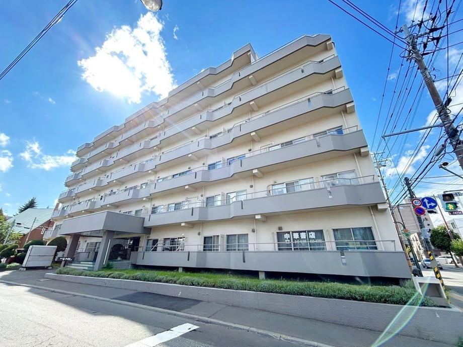 2LDK+S apartment in Toyohira Ward, Sapporo, Hokkaido - Photo 1