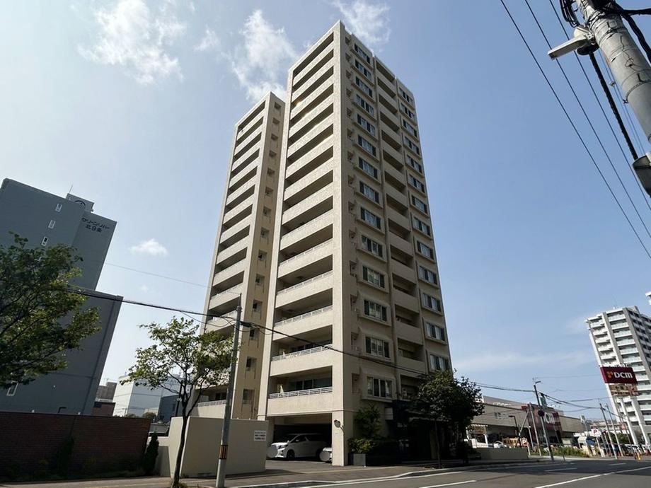 2LDK apartment in Chuo Ward, Sapporo, Hokkaido - Photo 1