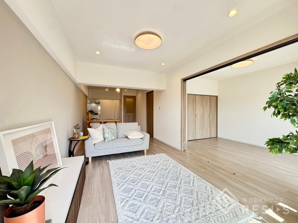 2LDK apartment in Kita Ward, Osaka - Photo 1