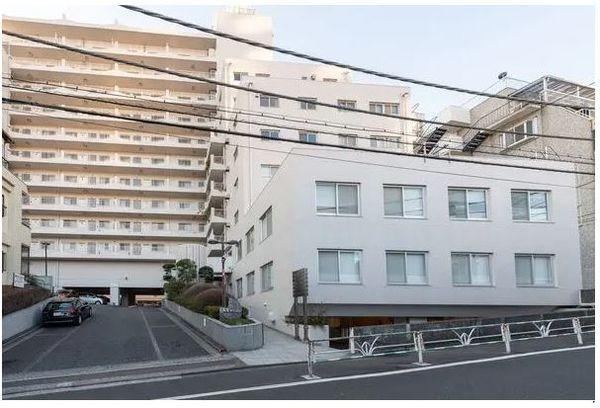 3LDK apartment in Shibuya Ward, Tokyo - Photo 1