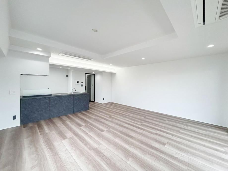 2LDK apartment in Shibuya Ward, Tokyo - Photo 1