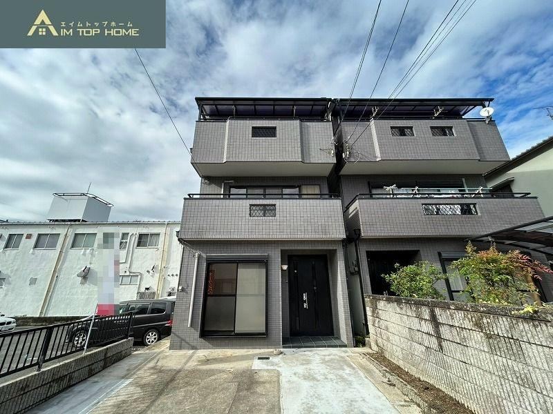 6LDK house in Higashiosaka, Osaka - Photo 1