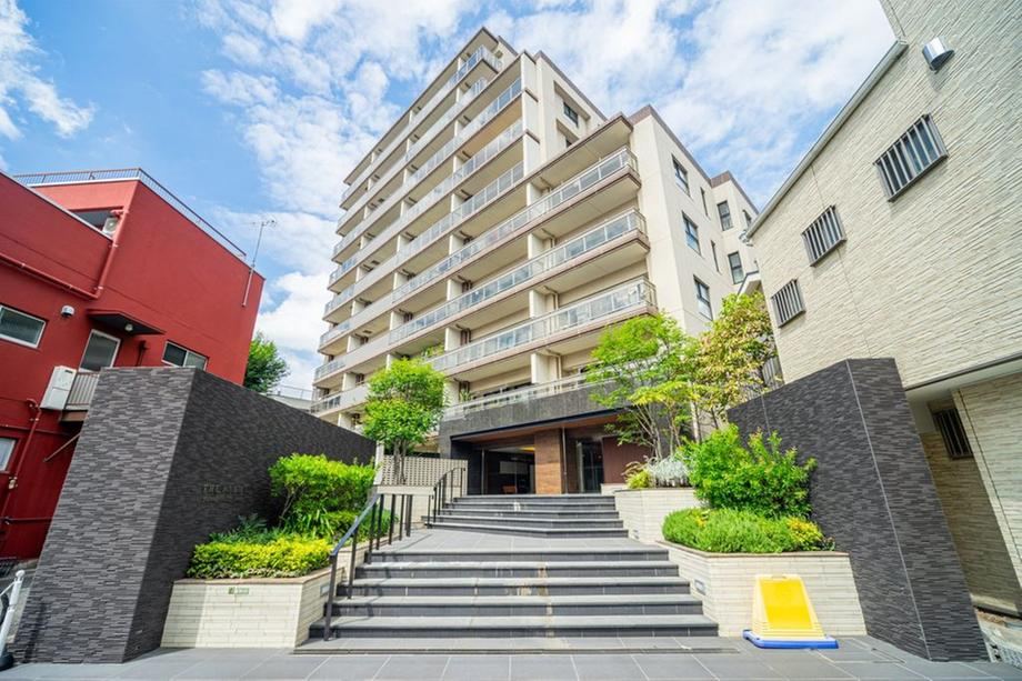 3LK apartment in Setagaya Ward, Tokyo - Photo 1