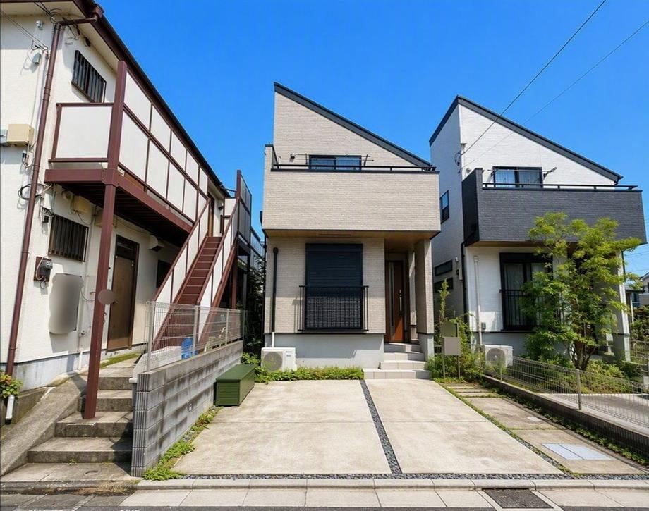 3LDK house in Fuchu, Tokyo - Photo 1