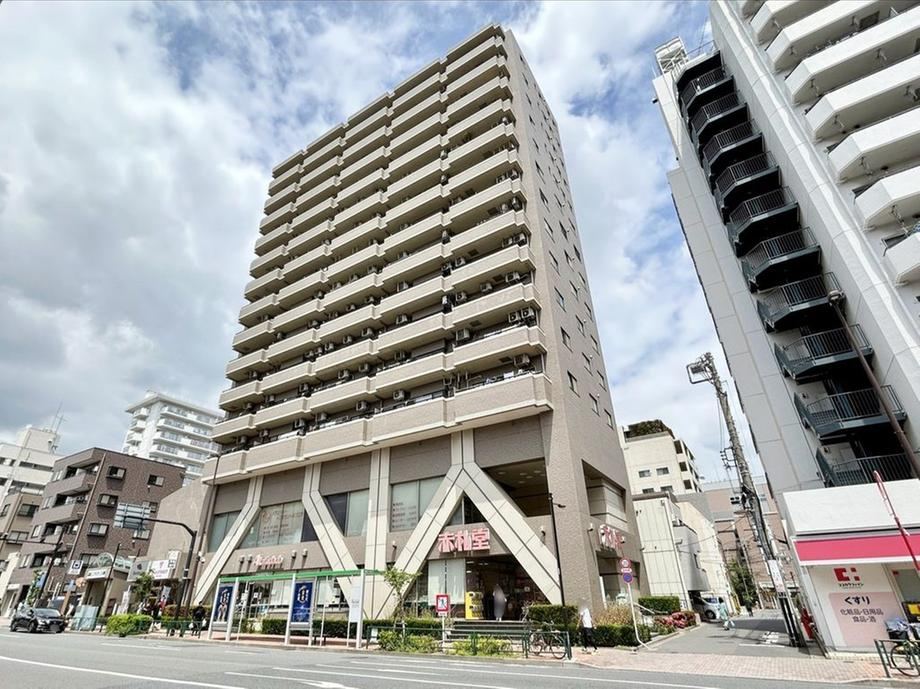2LDK+S apartment in Koto Ward, Tokyo - Photo 1