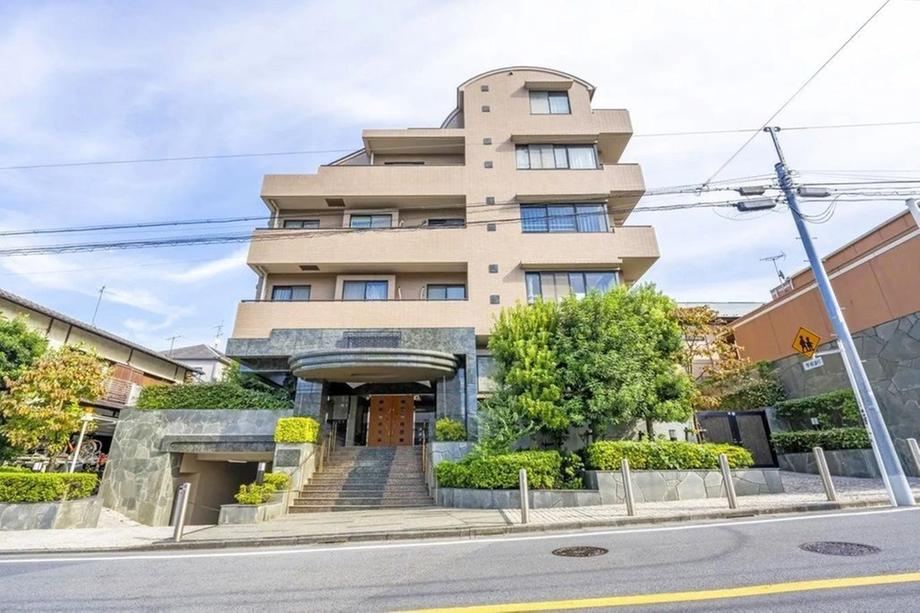 2LDK apartment in Setagaya Ward, Tokyo - Photo 1