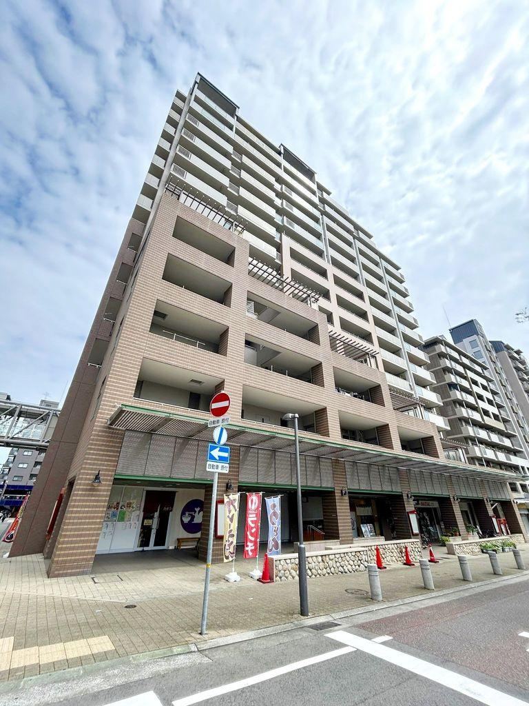 4LDK apartment in Nada Ward, Kobe, Hyogo - Photo 1