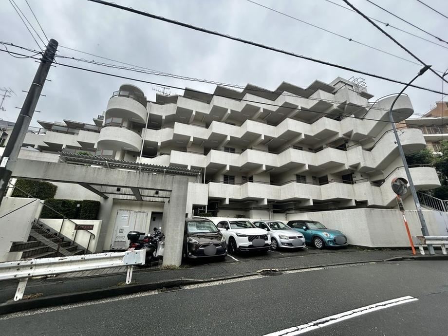 3LDK apartment in Konan Ward, Yokohama, Kanagawa - Photo 1