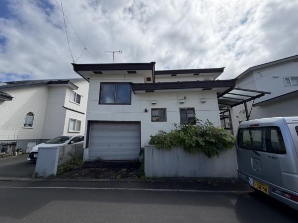 4LDK house in Tomakomai, Hokkaido - Photo 1
