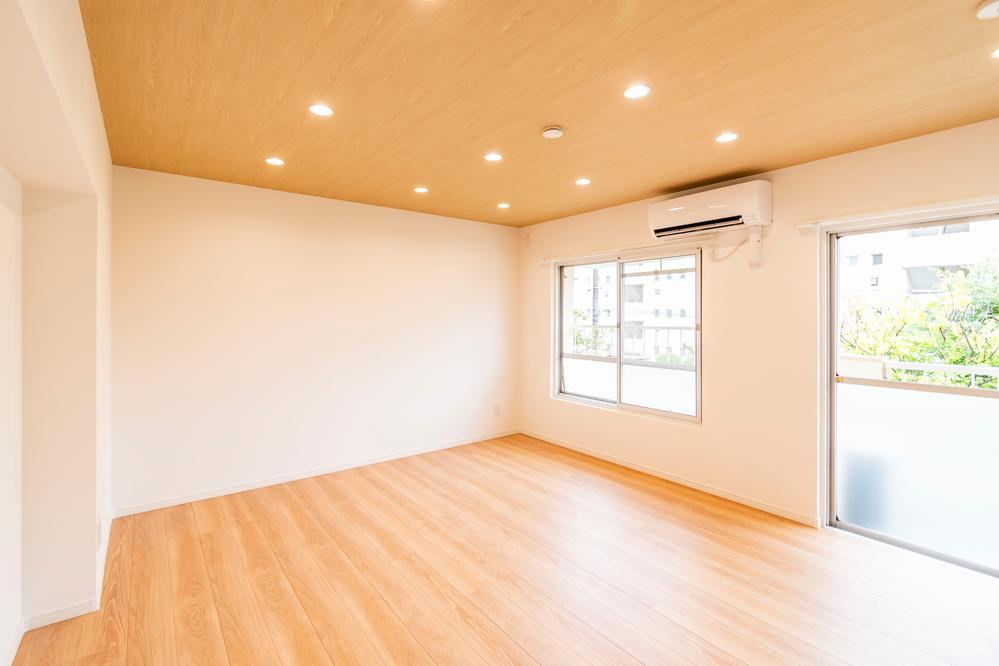 2LDK apartment in Soka, Saitama - Photo 1