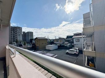 Studio apartment in Yoshikawa