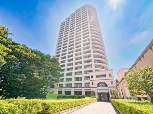2LDK apartment in Shinjuku Ward, Tokyo - Photo 1