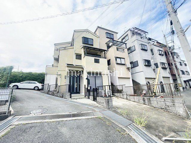 5LDK house in Tondabayashi, Osaka - Photo 1