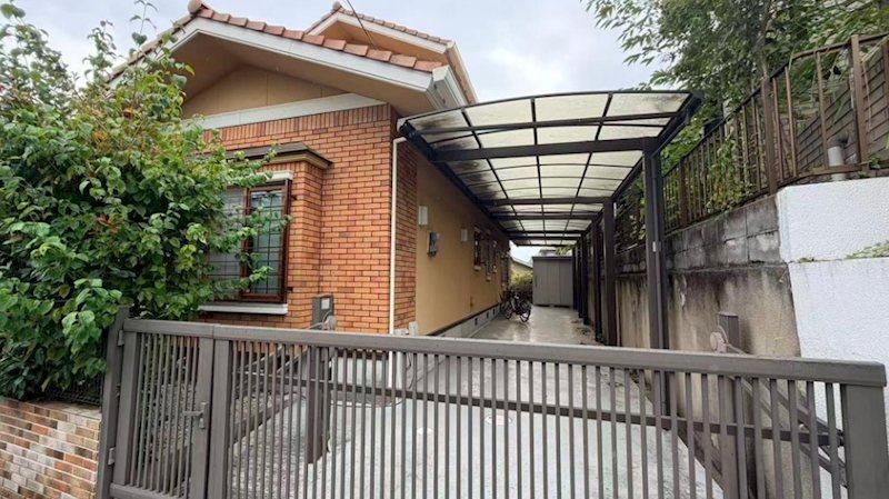 4LDK house in Toyonaka, Osaka - Photo 1