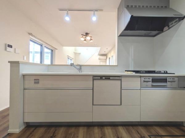 3LDK house in Ichikawa, Chiba - Photo 1