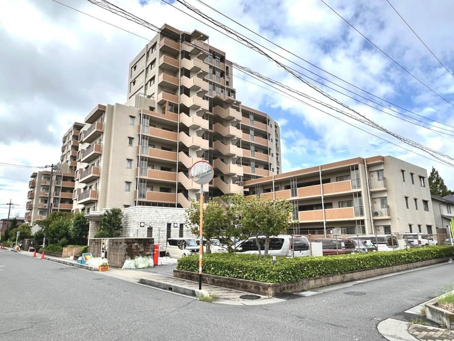 2LDK apartment in Soka, Saitama - Photo 1