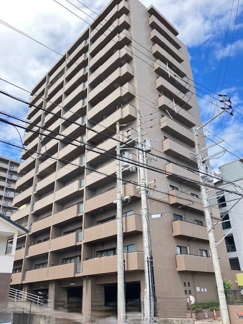 3LDK apartment in Matsuyama, Ehime - Photo 1