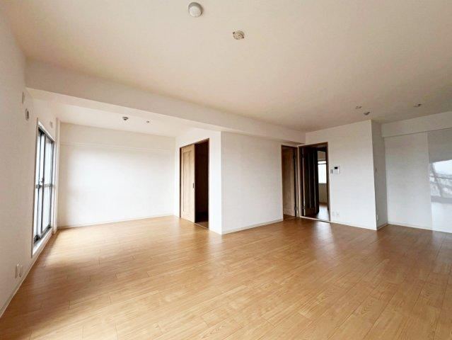 2LDK apartment in Yodogawa Ward, Osaka - Photo 1