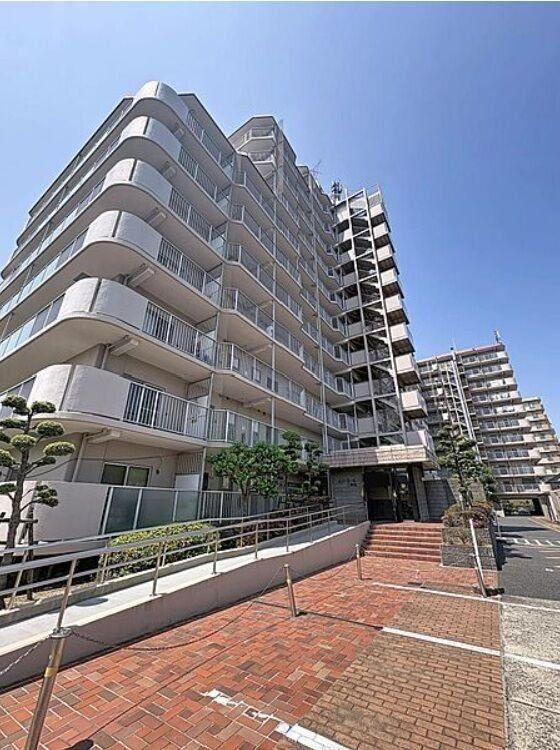 4LDK apartment in Takaishi, Osaka - Photo 1