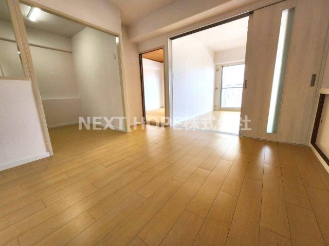 3LDK apartment in Nishiyodogawa Ward, Osaka - Photo 1