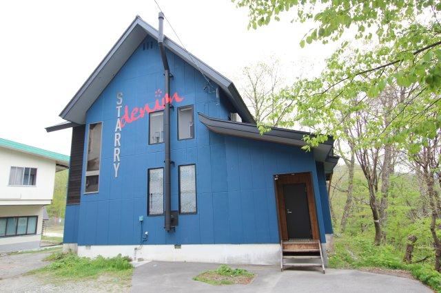 4LDK house in Hakuba, Kitaazumi District, Nagano - Photo 1