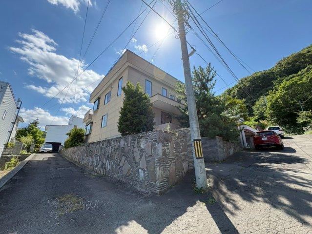 6LDK house in Nishi Ward, Sapporo, Hokkaido - Photo 1
