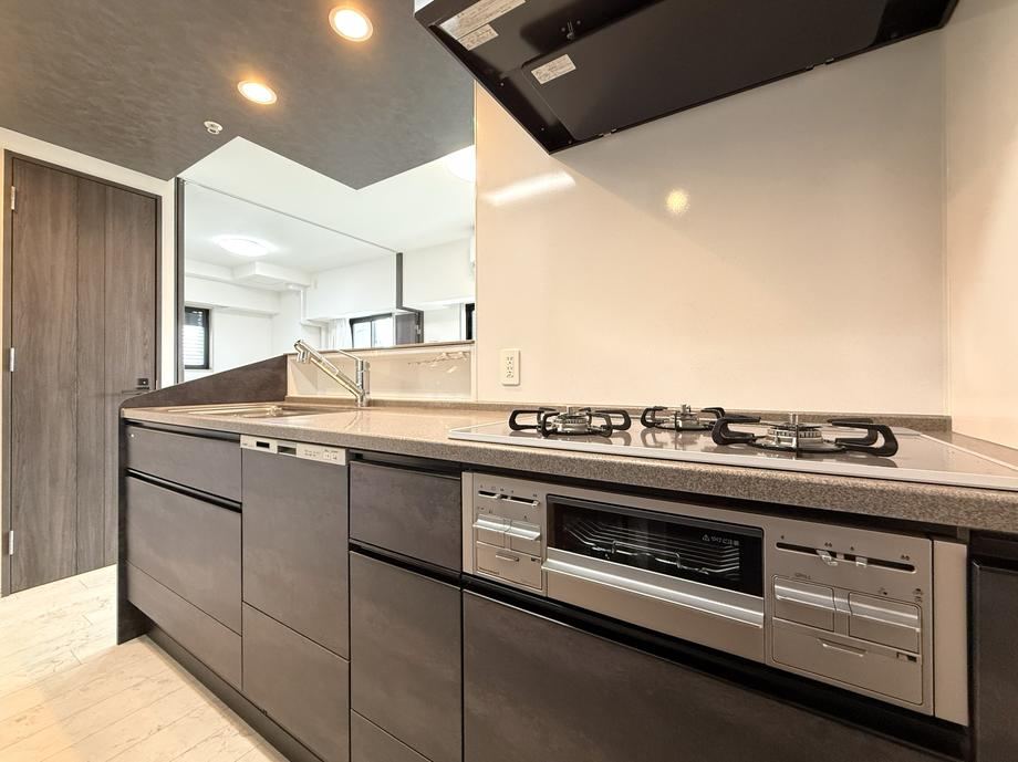 2LDK apartment in Chuo Ward, Osaka - Photo 1
