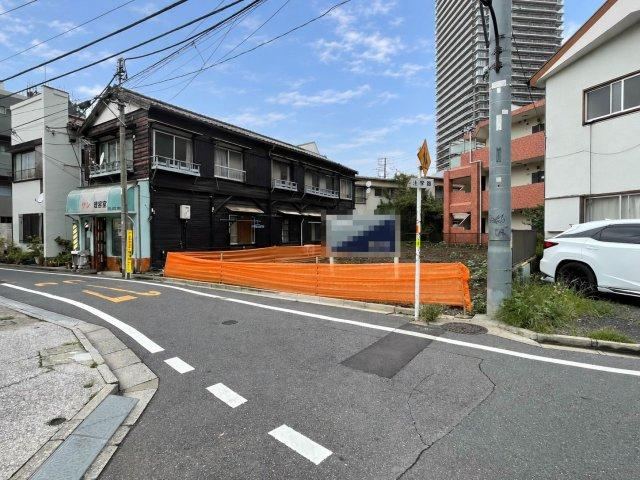 221 m² land in Shinjuku Ward, Tokyo - Photo 1