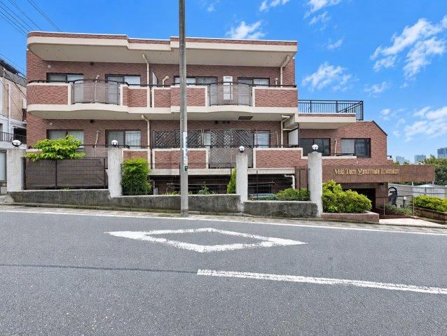 2LDK+S apartment in Minami Ward, Yokohama, Kanagawa - Photo 1