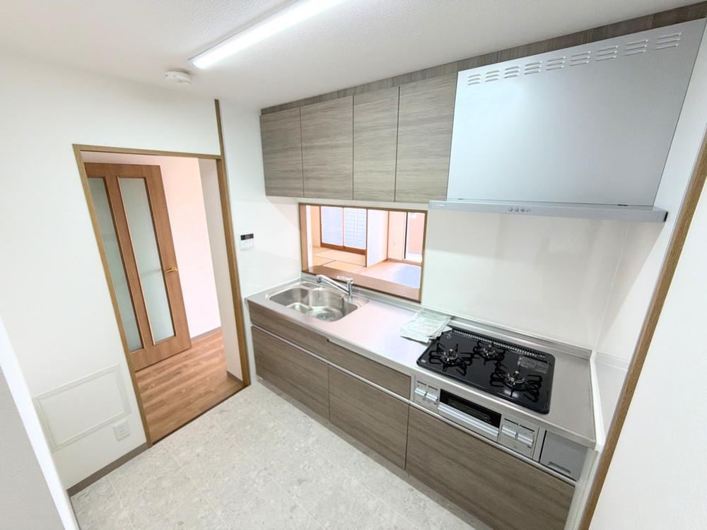 3LDK apartment in Minato Ward, Nagoya, Aichi - Photo 1