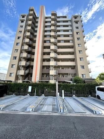 4LDK apartment in Toda, Saitama - Photo 1
