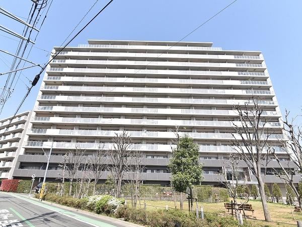 3LDK apartment in Higashiyamato, Tokyo - Photo 1