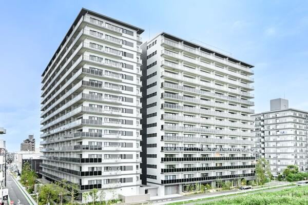 4LDK apartment in Misato, Saitama - Photo 1