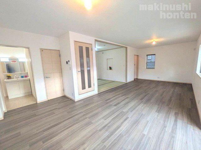4LDK+S house in Tondabayashi, Osaka - Photo 1
