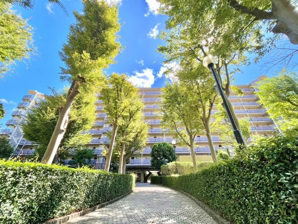 4LDK+S apartment in Itabashi Ward, Tokyo - Photo 1