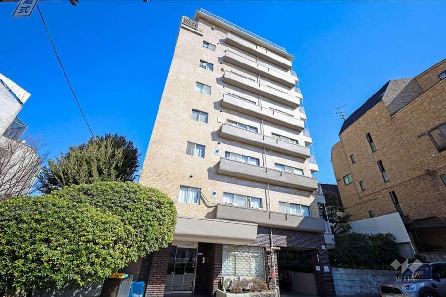 2LDK+S apartment in Shinjuku Ward, Tokyo - Photo 1