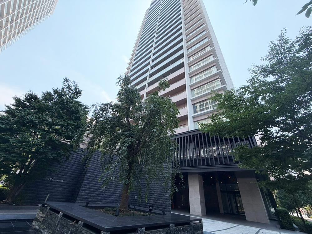 2LDK apartment in Minato Ward, Tokyo - Photo 1