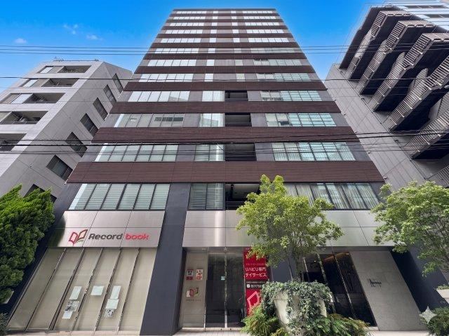 2LDK apartment in Minato Ward, Tokyo - Photo 1