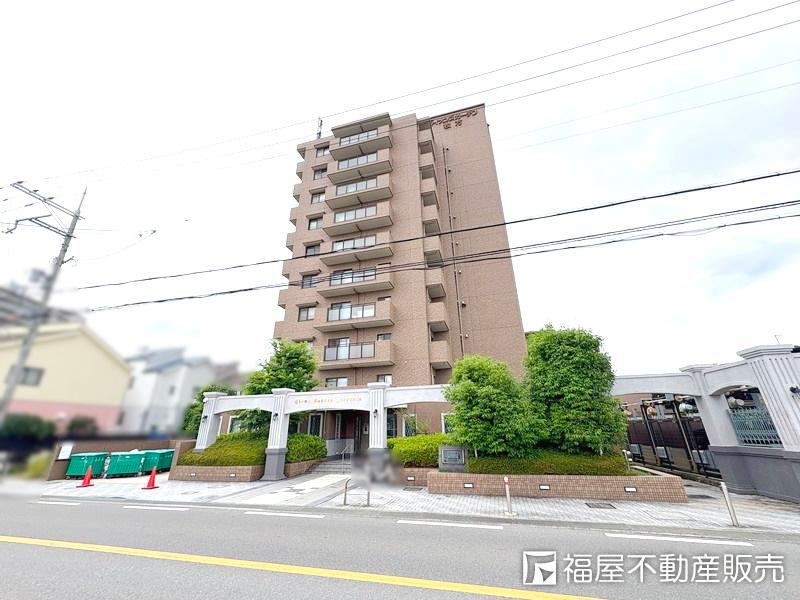 4LDK apartment in Hirakata, Osaka - Photo 1