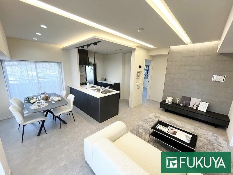 3LDK apartment in Hirakata, Osaka - Photo 1