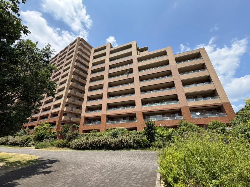 3LDK apartment in Suita, Osaka - Photo 1