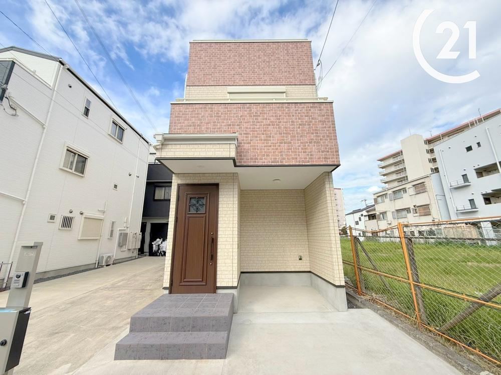 3LDK house in Minato Ward, Osaka - Photo 1