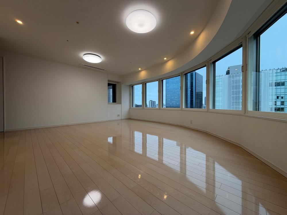 2LDK apartment in Kita Ward, Osaka - Photo 1