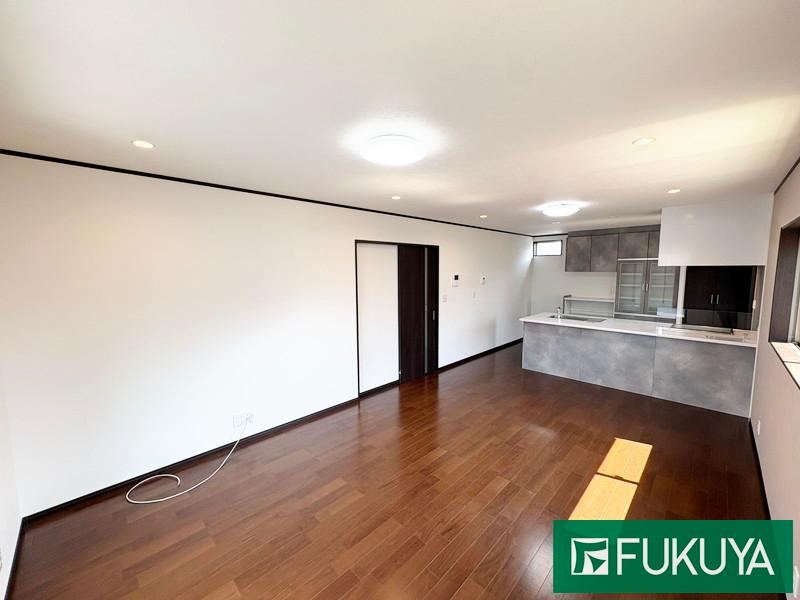 5LDK house in Katano, Osaka - Photo 1