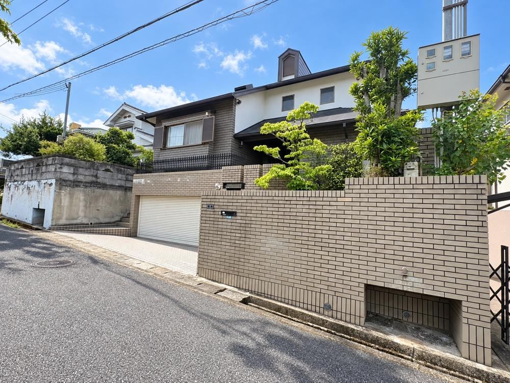 6LDK house in Sanda, Hyogo - Photo 1