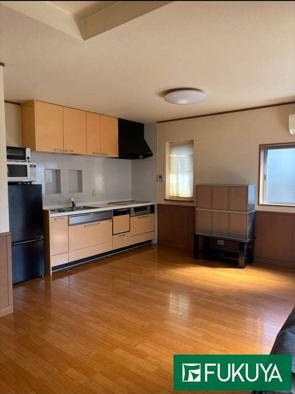 4LDK house in Neyagawa, Osaka - Photo 1