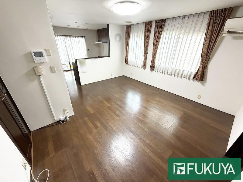 5LDK+S house in Katano, Osaka - Photo 1