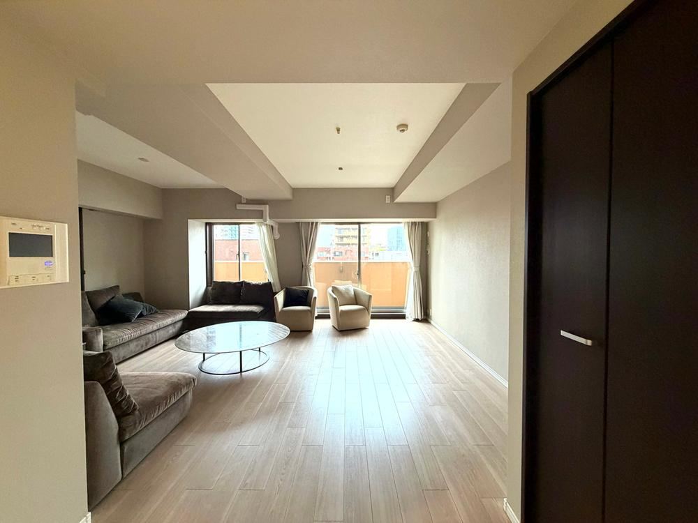 2LDK+S apartment in Atsugi, Kanagawa - Photo 1