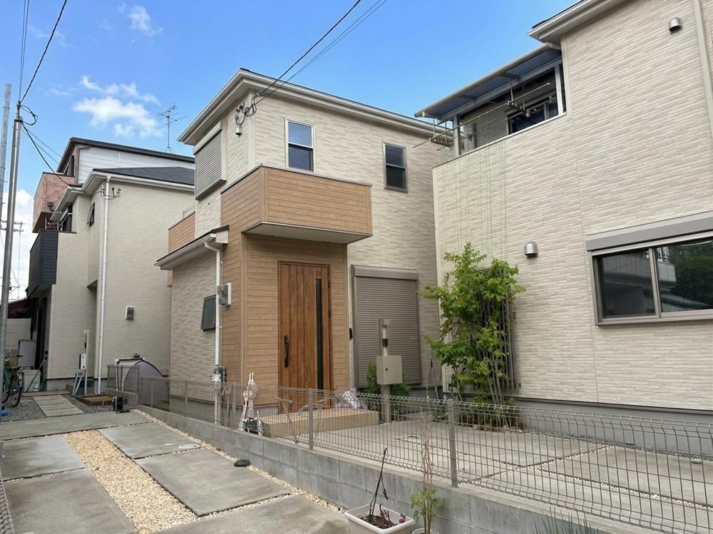 4LDK house in Neyagawa, Osaka - Photo 1