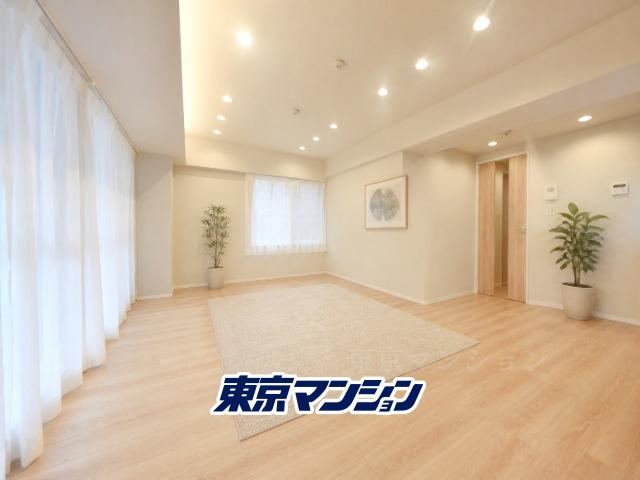 2LDK apartment in Shibuya Ward, Tokyo - Photo 1